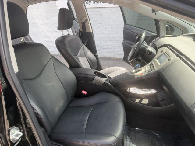 2013 Toyota Prius Image 10