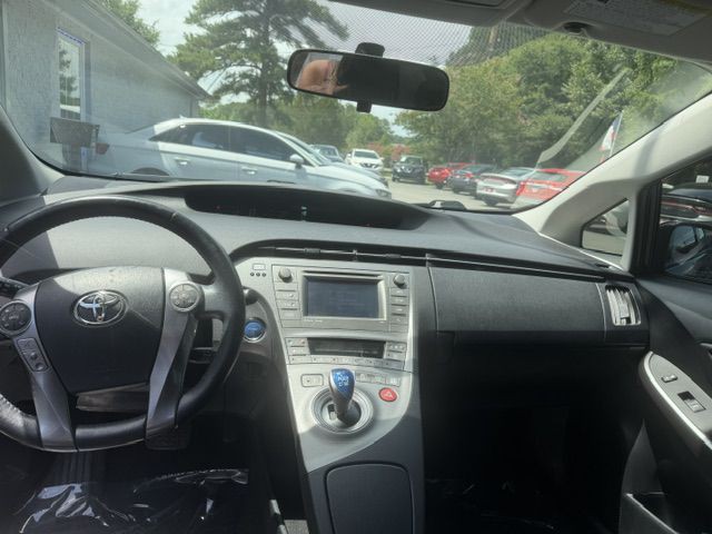 2013 Toyota Prius Image 14