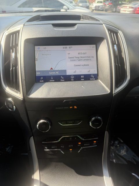 2020 Ford Edge Image 16