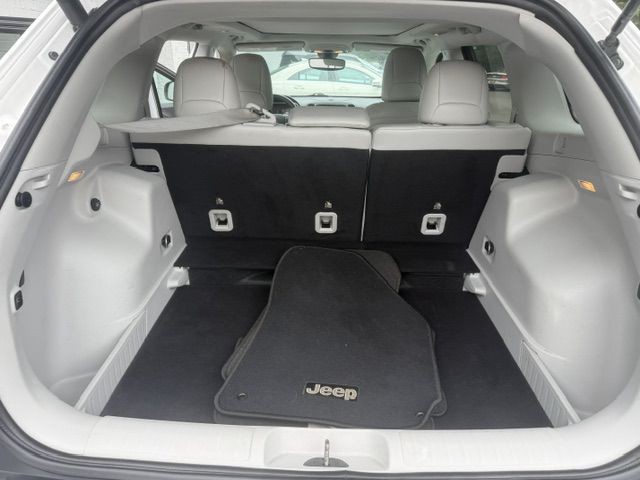 2019 Jeep Cherokee Image 12