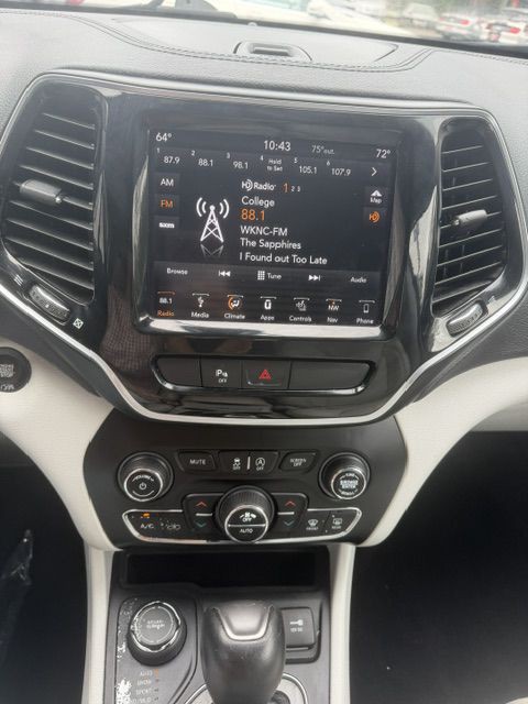 2019 Jeep Cherokee Image 16