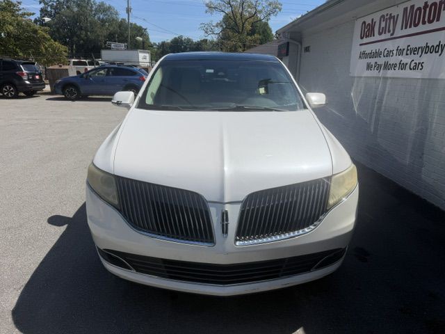 2013 Lincoln MKT Image 3