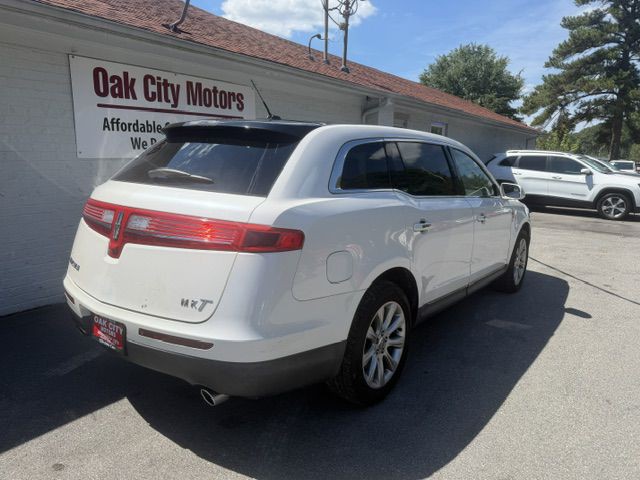 2013 Lincoln MKT Image 5