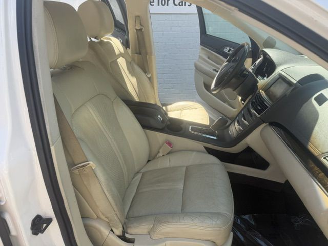 2013 Lincoln MKT Image 10