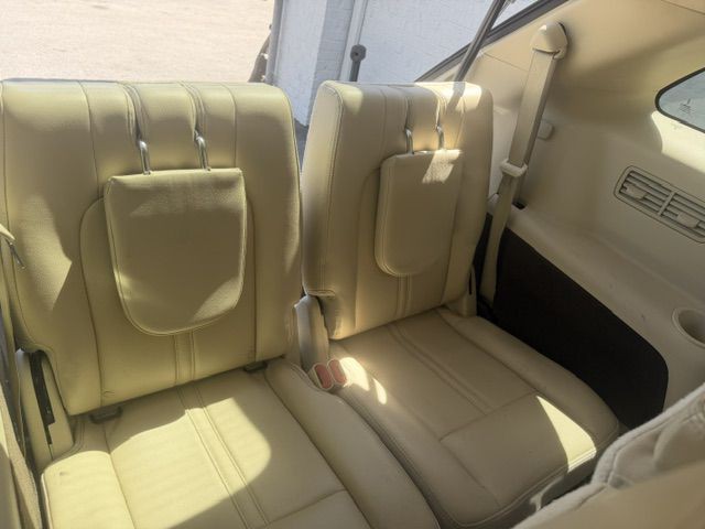2013 Lincoln MKT Image 12