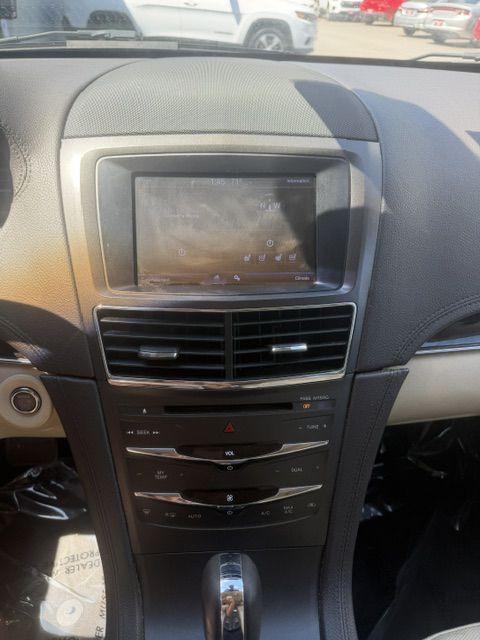 2013 Lincoln MKT Image 17