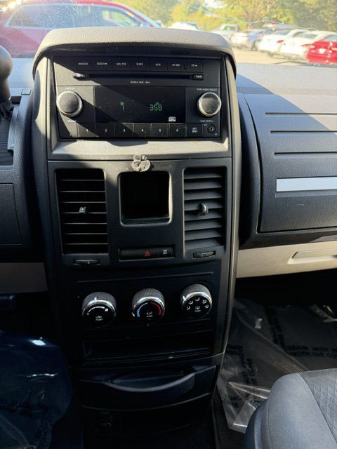 2010 Dodge Grand Caravan Image 17