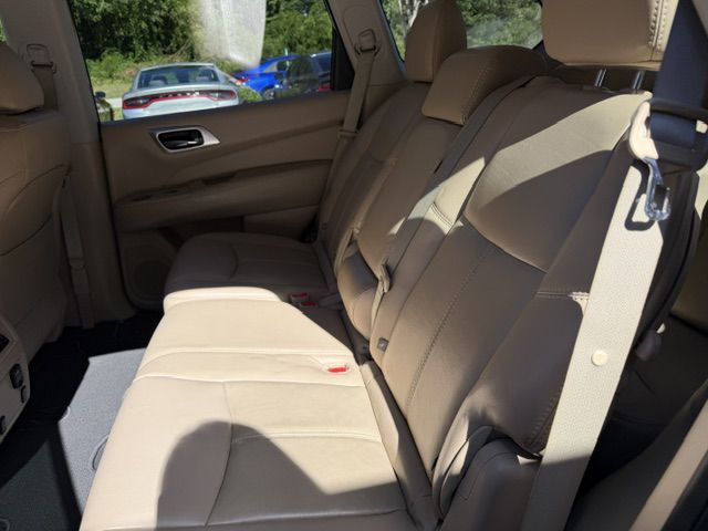 2016 Nissan Pathfinder Image 14
