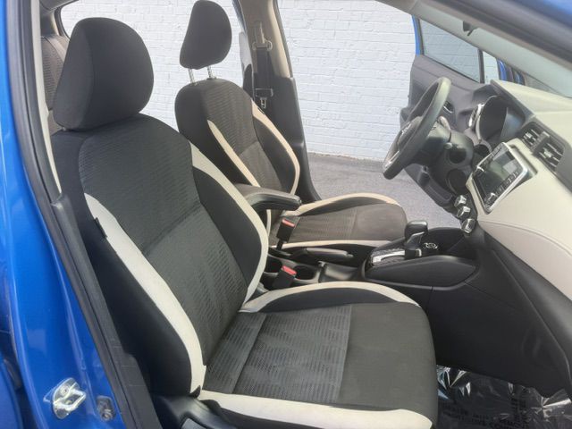 2021 Nissan Versa Image 9