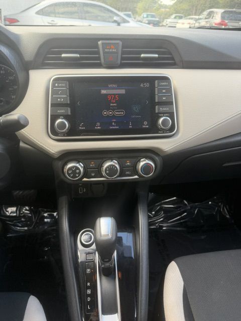2021 Nissan Versa Image 15