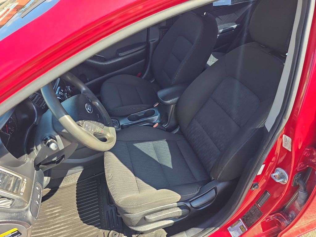 2016 Kia Forte Image 9