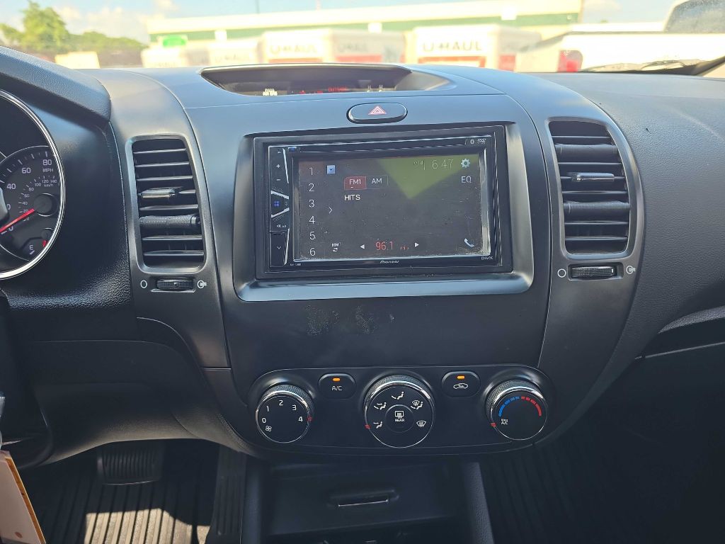 2016 Kia Forte Image 13