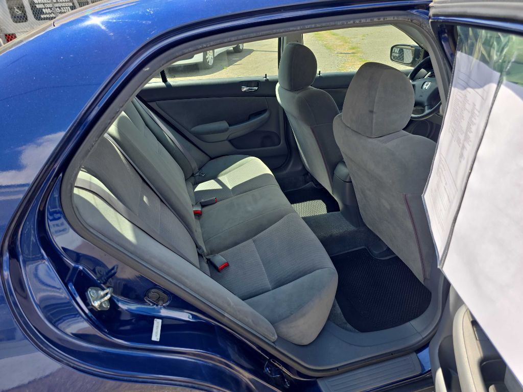 2004 Honda Accord Image 16