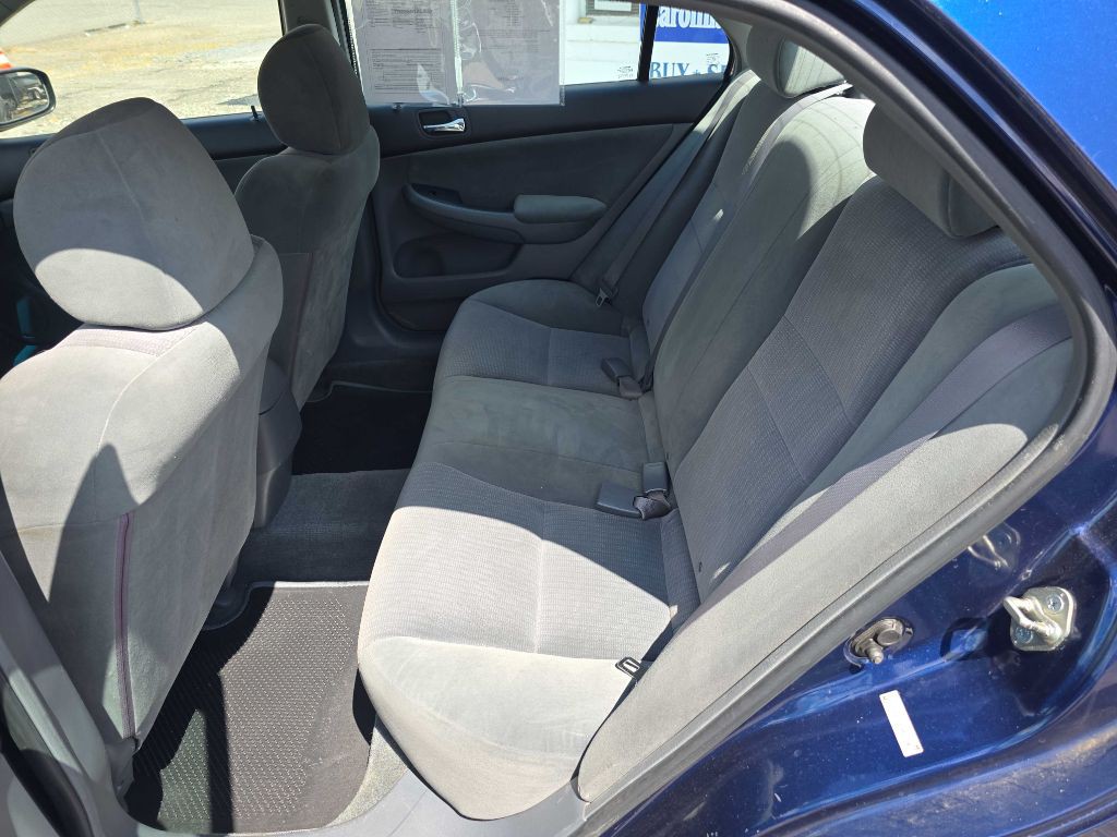 2004 Honda Accord Image 17