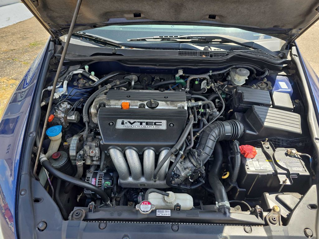2004 Honda Accord Image 18