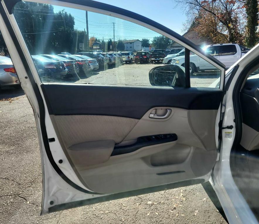 2015 Honda Civic Image 9