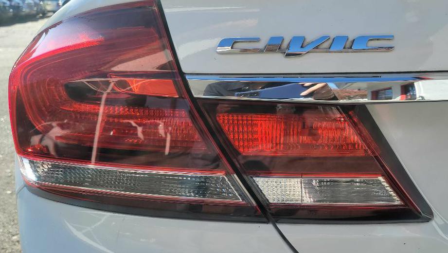 2015 Honda Civic Image 34