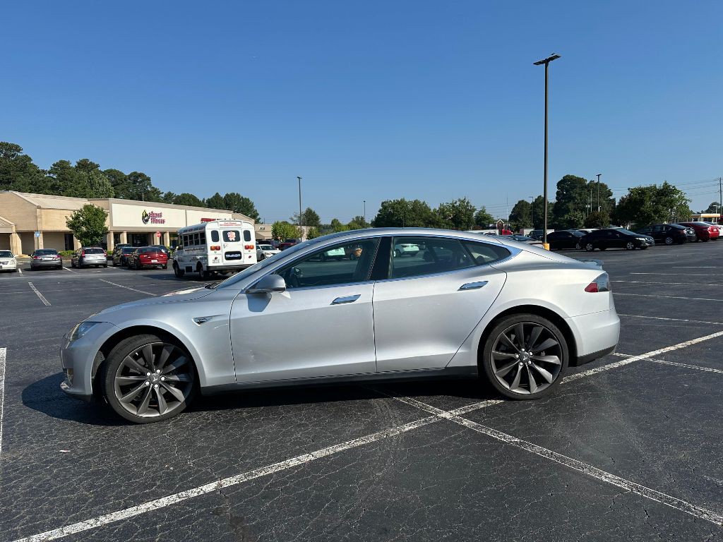 2013 Tesla Model S Image 11