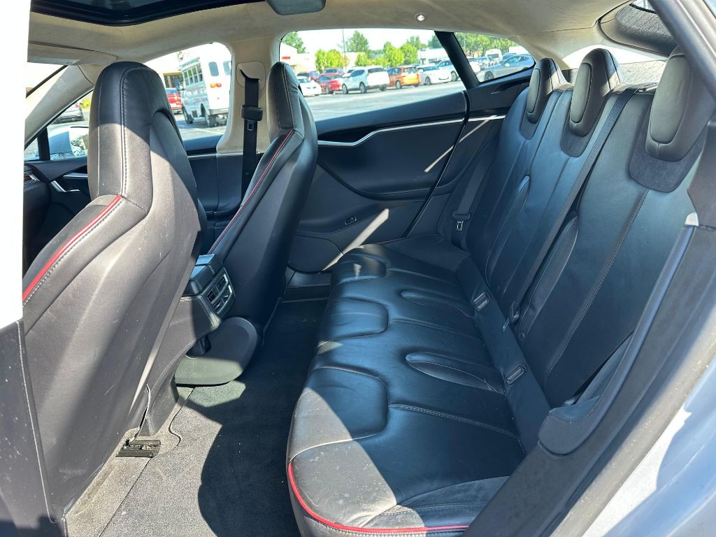 2013 Tesla Model S Image 21