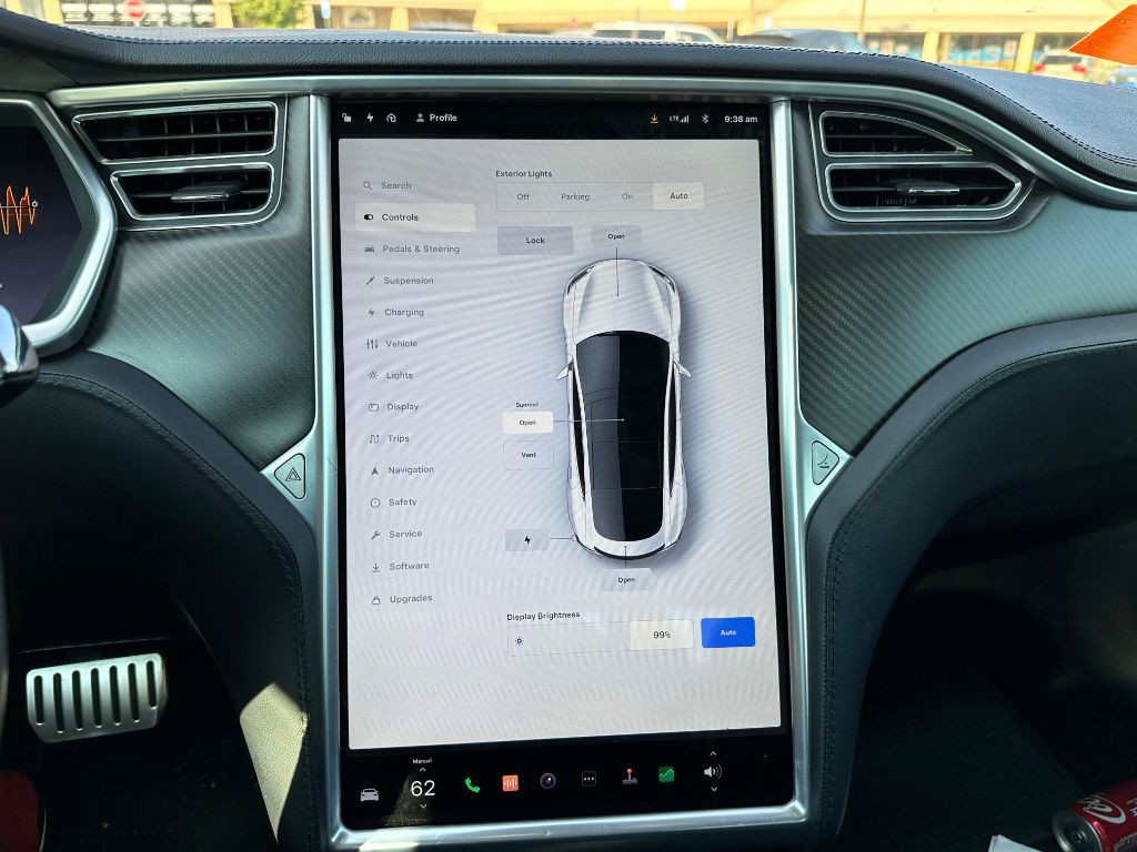 2013 Tesla Model S Image 26