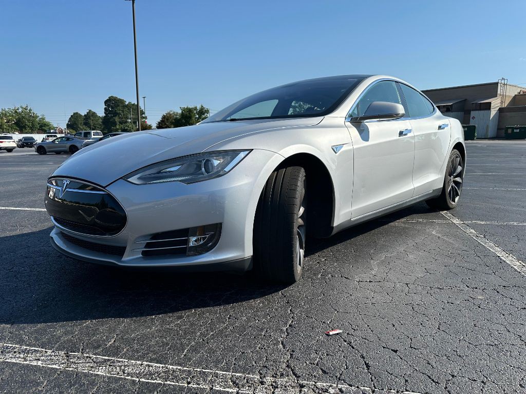 2013 Tesla Model S Image 31