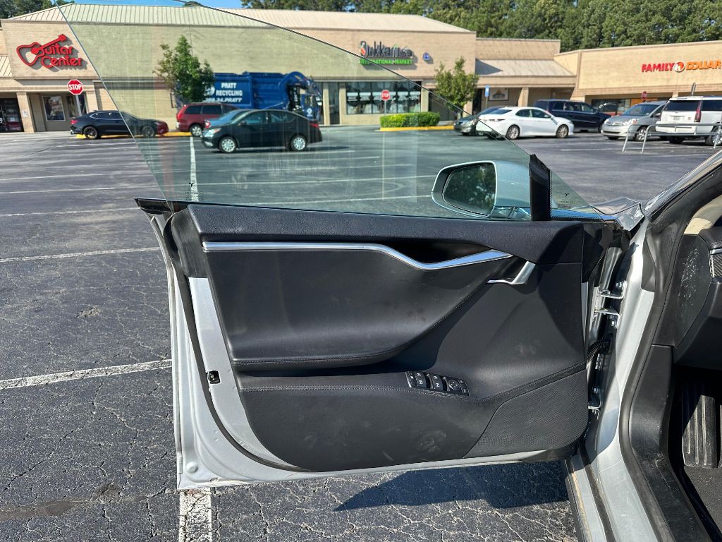 2013 Tesla Model S Image 40