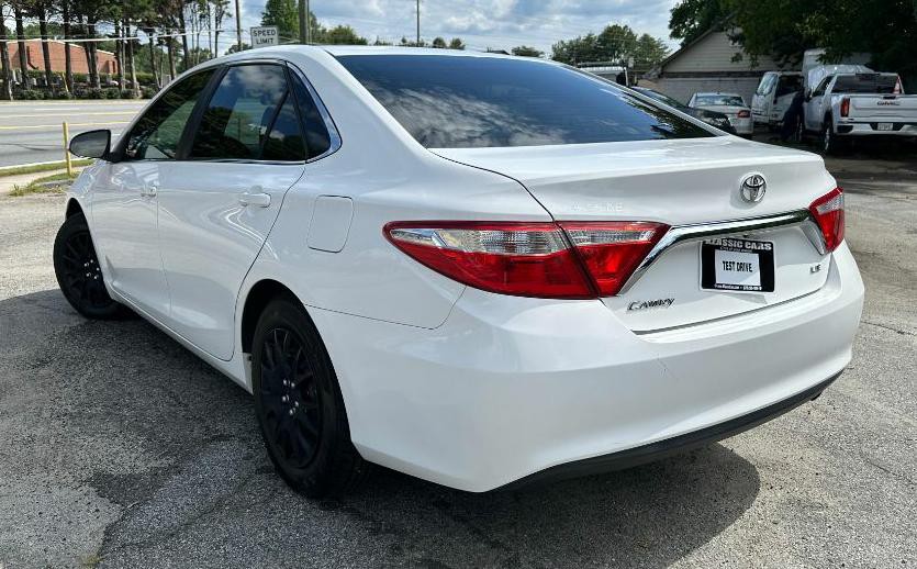 2017 Toyota Camry Image 4