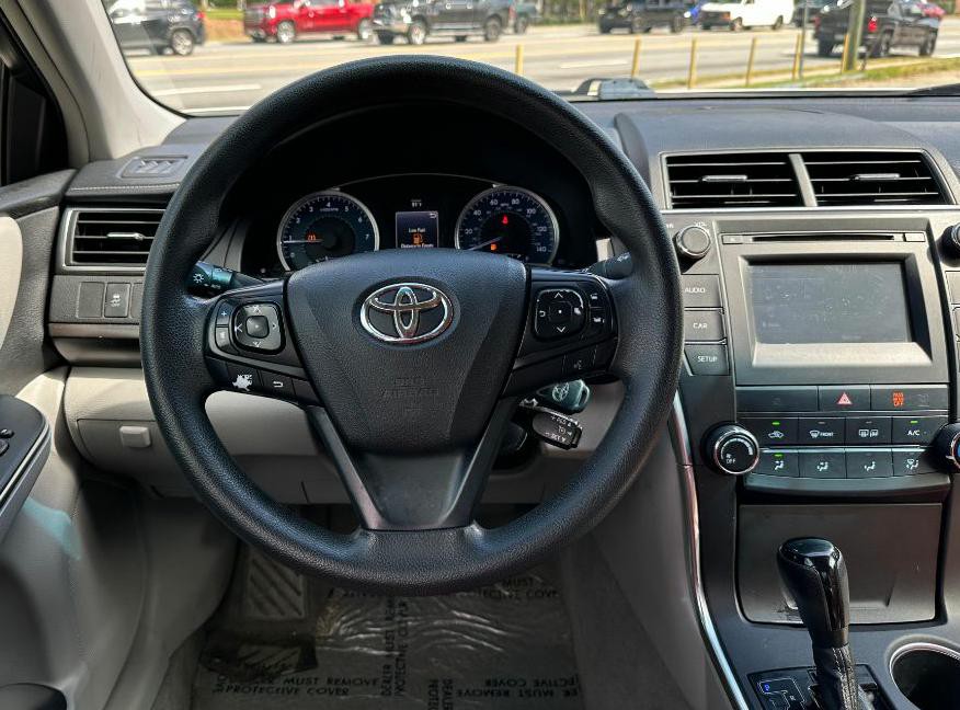 2017 Toyota Camry Image 13