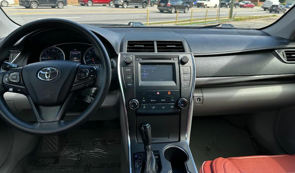 2017 Toyota Camry Image 14