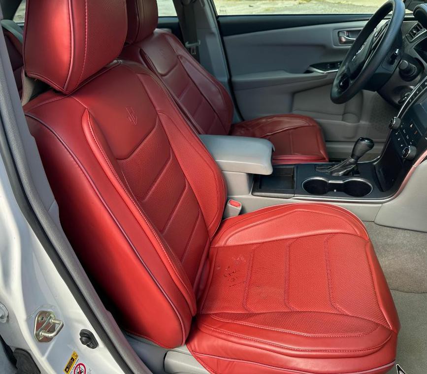 2017 Toyota Camry Image 18