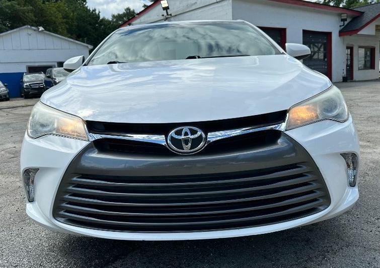 2017 Toyota Camry Image 4