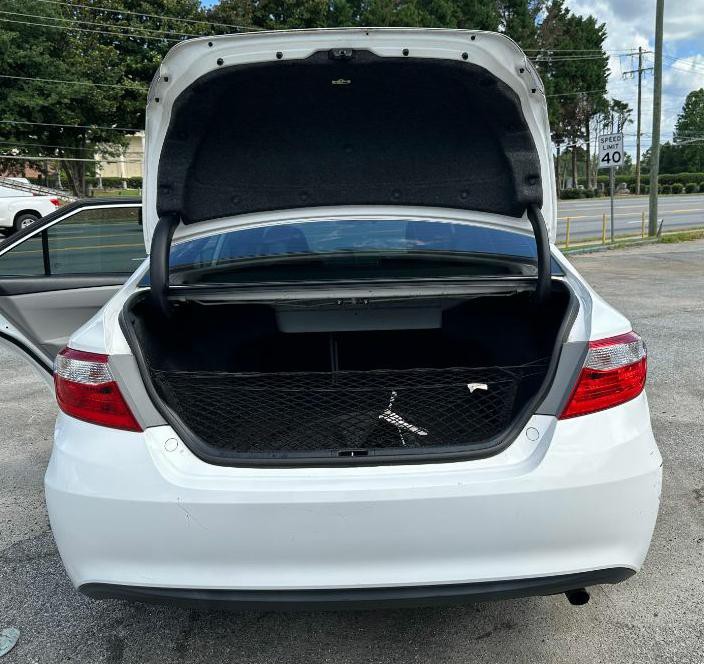 2017 Toyota Camry Image 10