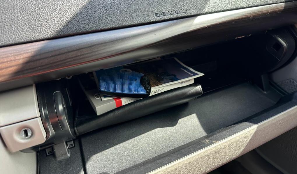 2017 Toyota Camry Image 25