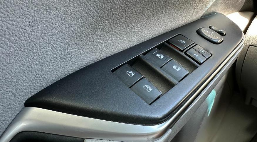 2017 Toyota Camry Image 27