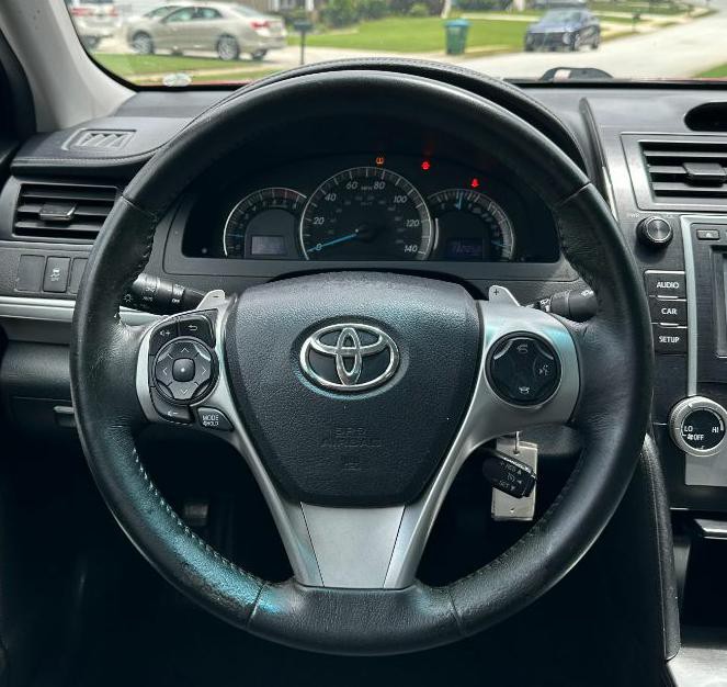 2014 Toyota Camry Image 11