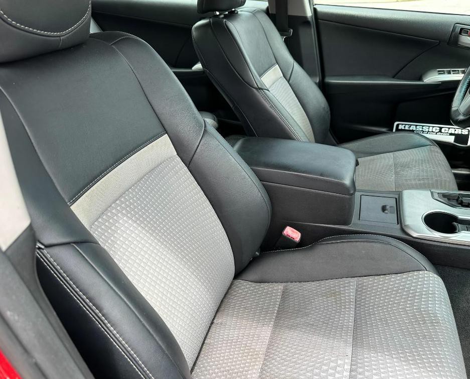 2014 Toyota Camry Image 17