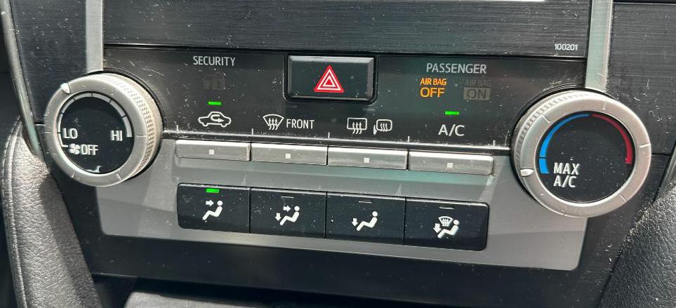 2014 Toyota Camry Image 21