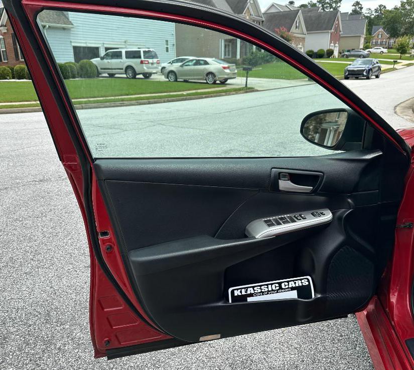 2014 Toyota Camry Image 11