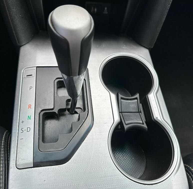 2014 Toyota Camry Image 25