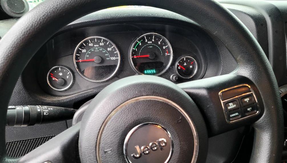 2013 Jeep Wrangler Image 19