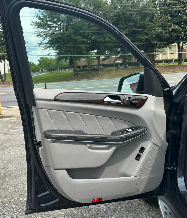 2014 Mercedes-Benz GL-Class Image 11