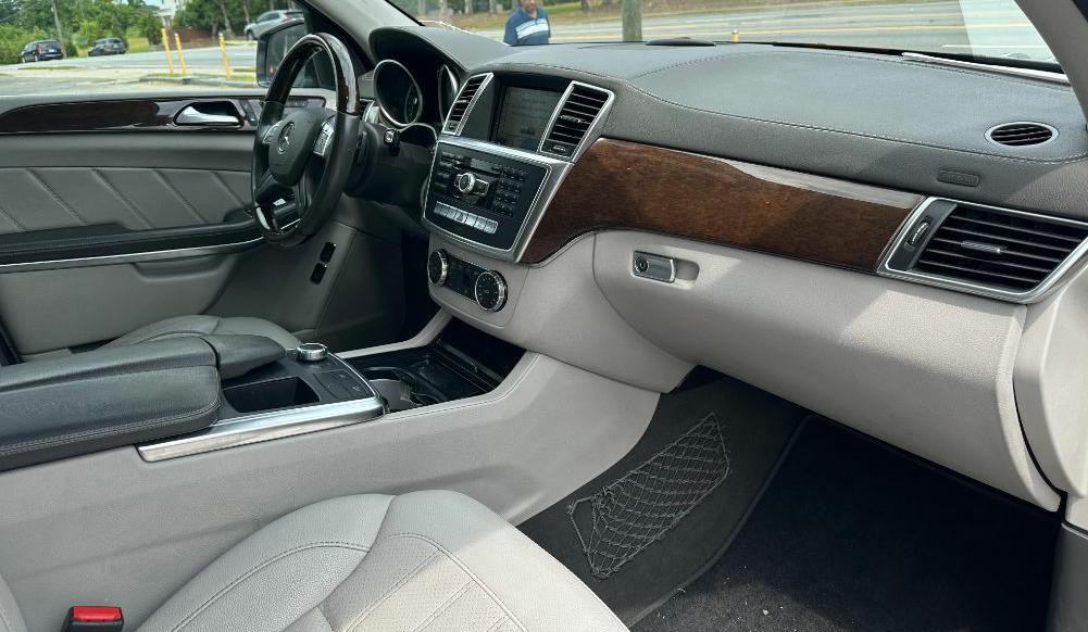 2014 Mercedes-Benz GL-Class Image 13