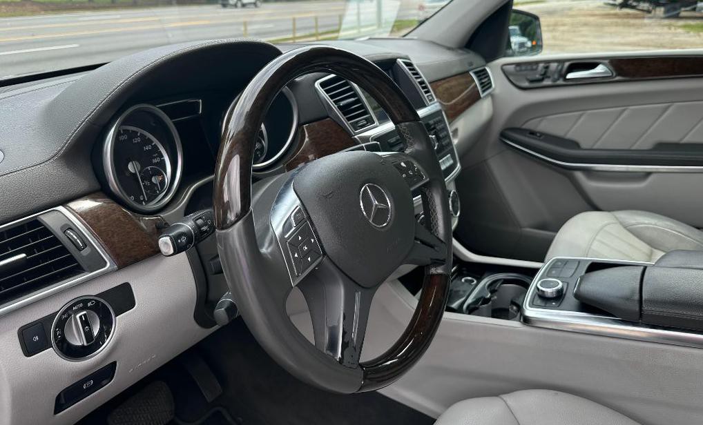 2014 Mercedes-Benz GL-Class Image 15