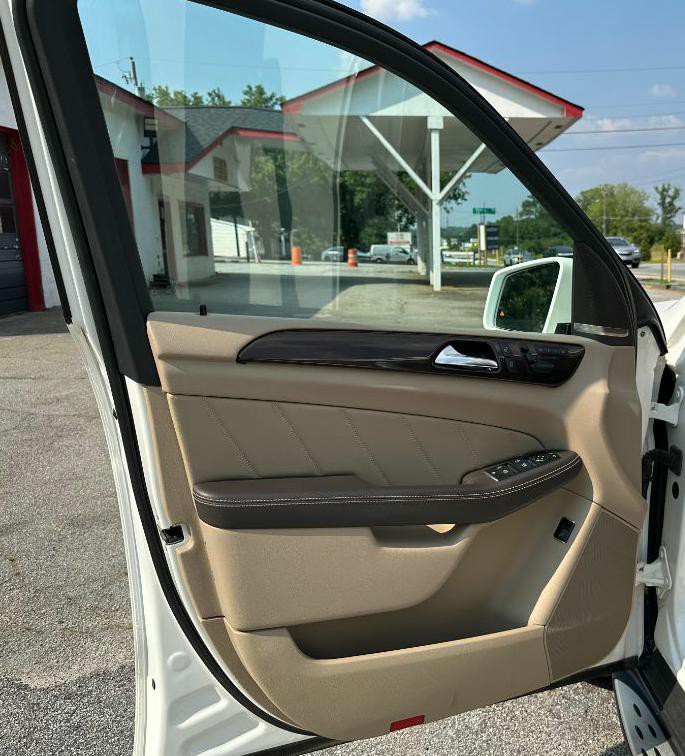 2016 Mercedes-Benz GL-Class Image 8