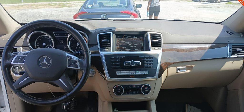2016 Mercedes-Benz GL-Class Image 13