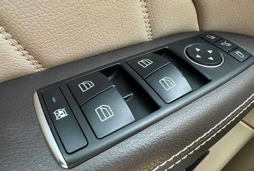 2016 Mercedes-Benz GL-Class Image 27