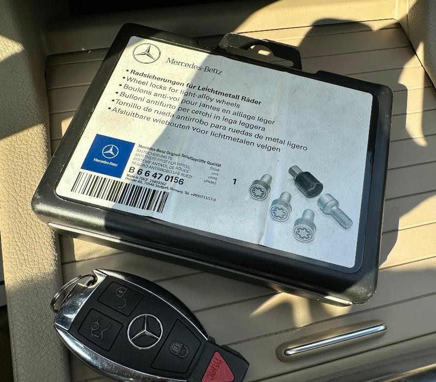 2016 Mercedes-Benz GL-Class Image 35
