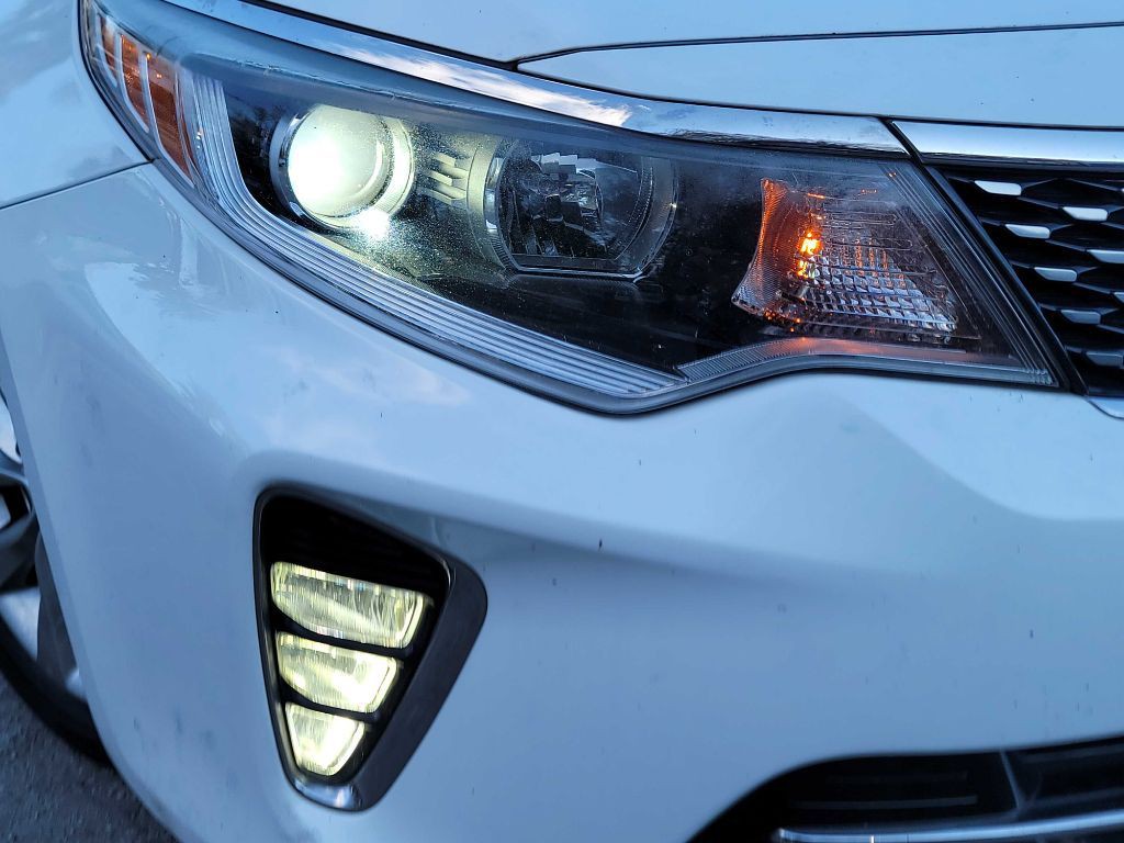 2018 Kia Optima Image 24