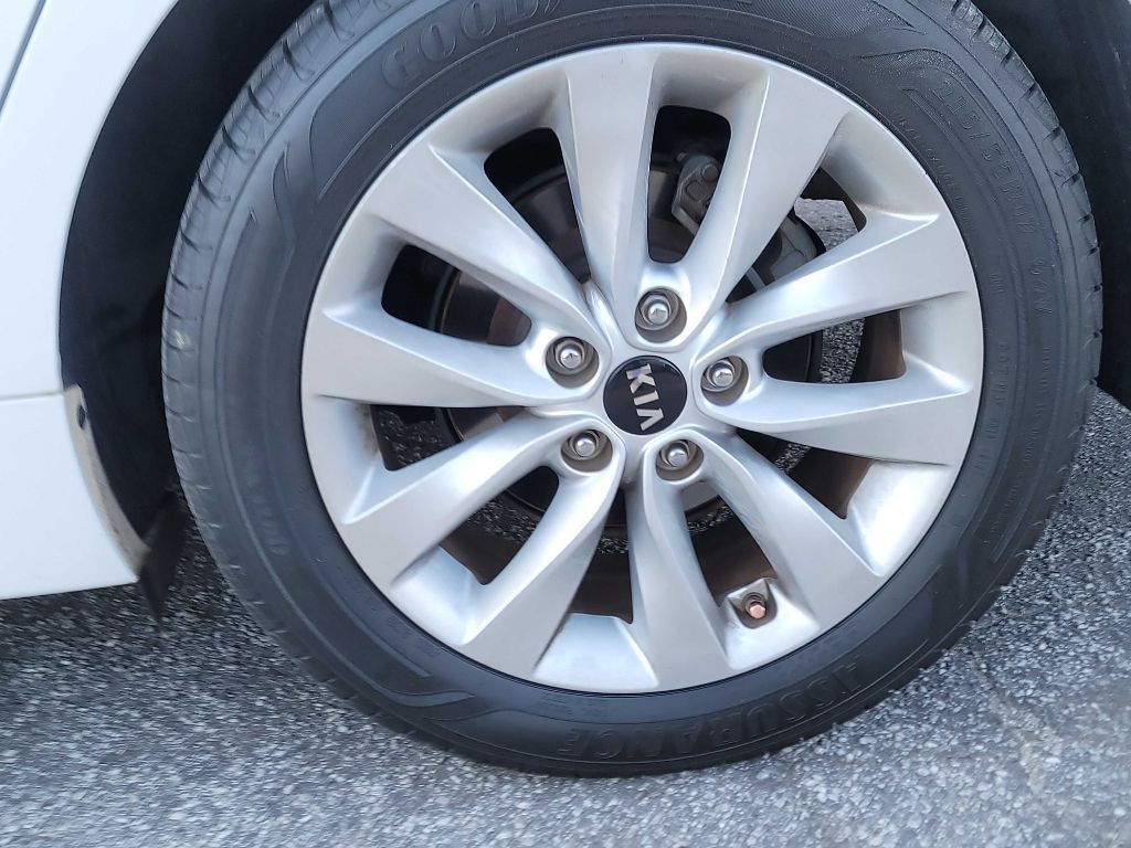 2018 Kia Optima Image 30