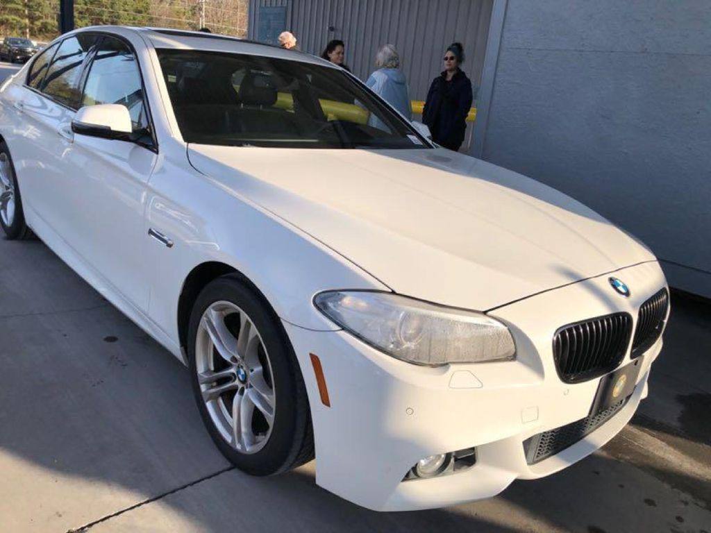 2016 BMW 5 Series Image 2